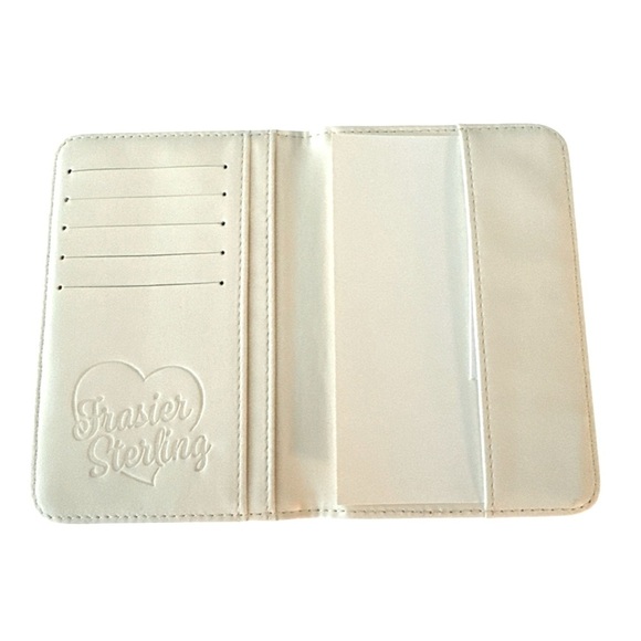 Anthropologie Frasier Sterling Passport Case Vacay Edition Green Palm Print NWT - Picture 3 of 6